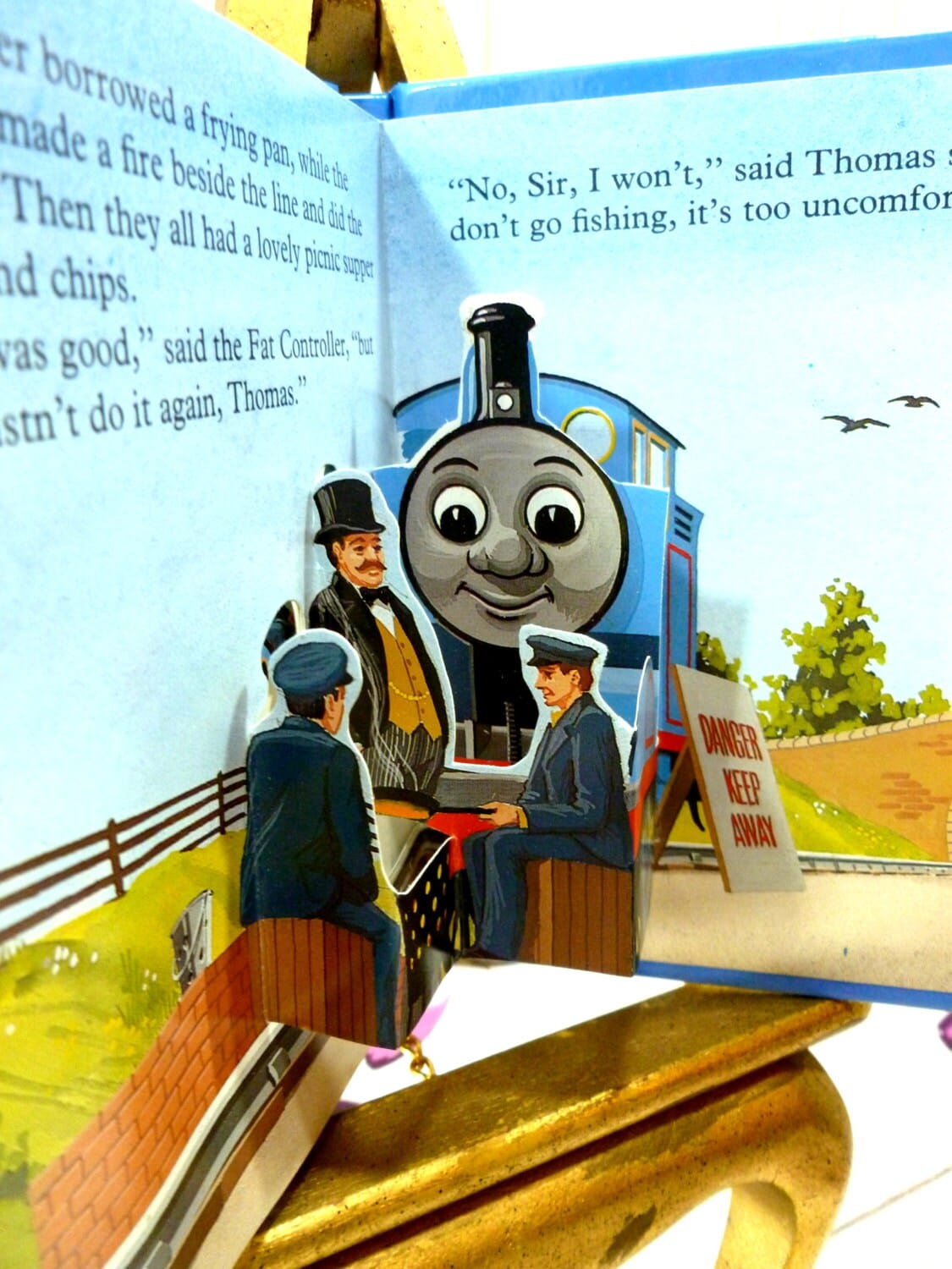 Thomas the Tank Engine Pop up 4 book set Thomas goes fishing Henry the Green Engine the Elephant and Flying Kipper