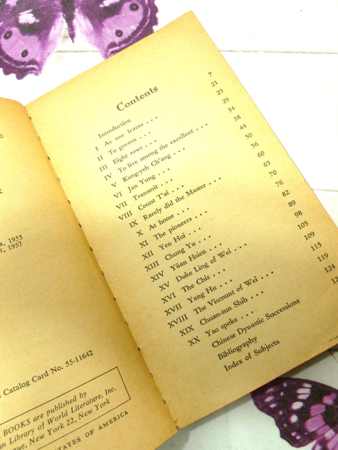 The Sayings of Confucius Vintage Paperback Book Chinese Philosophy Ancient China's Wisest Man 1950s