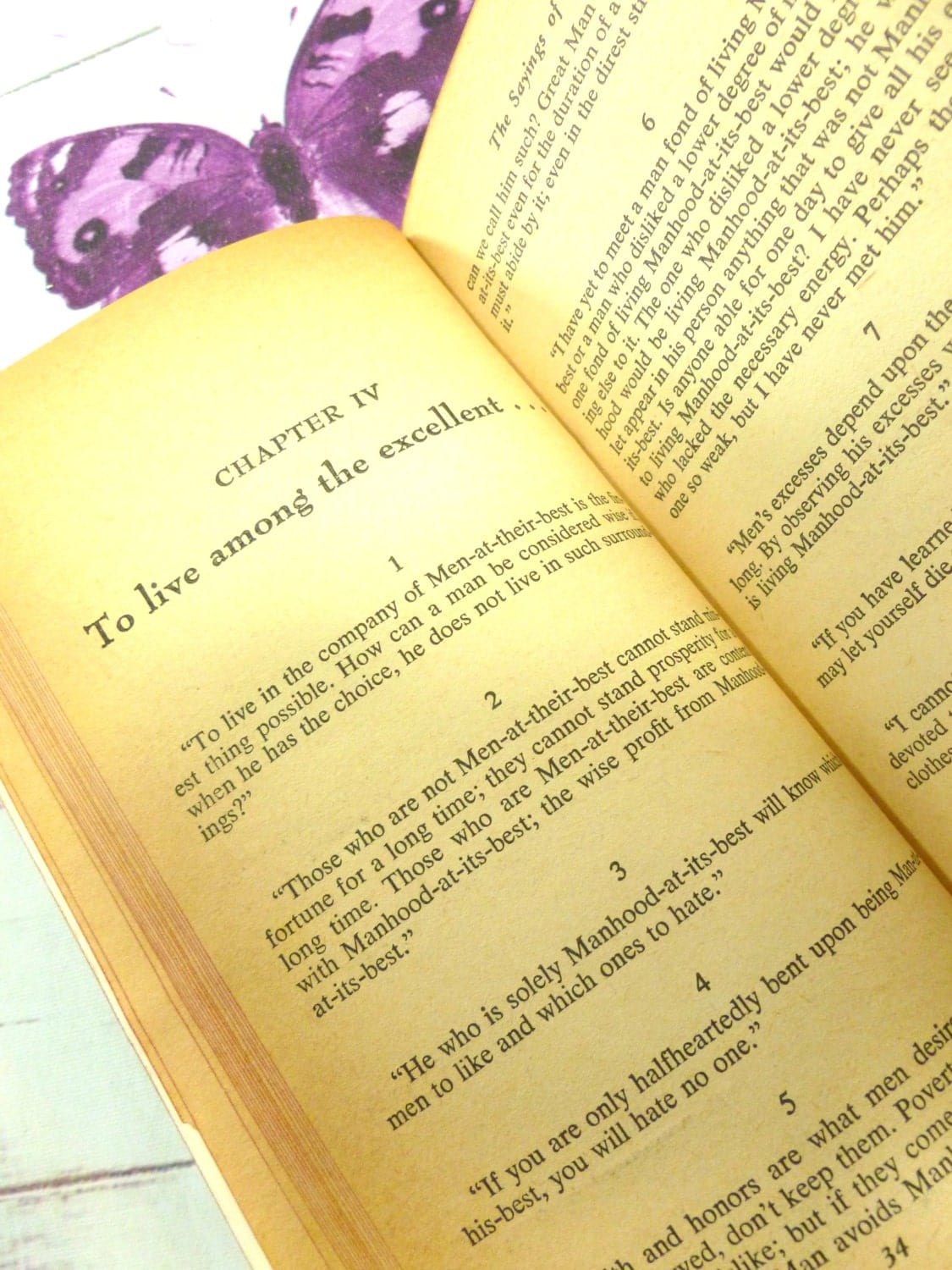 The Sayings of Confucius Vintage Paperback Book Chinese Philosophy Ancient China's Wisest Man 1950s