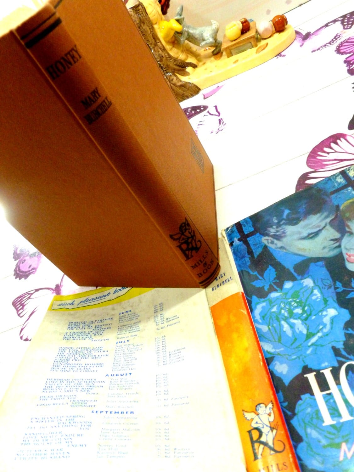 Rare Vintage Hardback Mills and Boon Romance Honey by Mary Burchell First Edition 1959 with DW