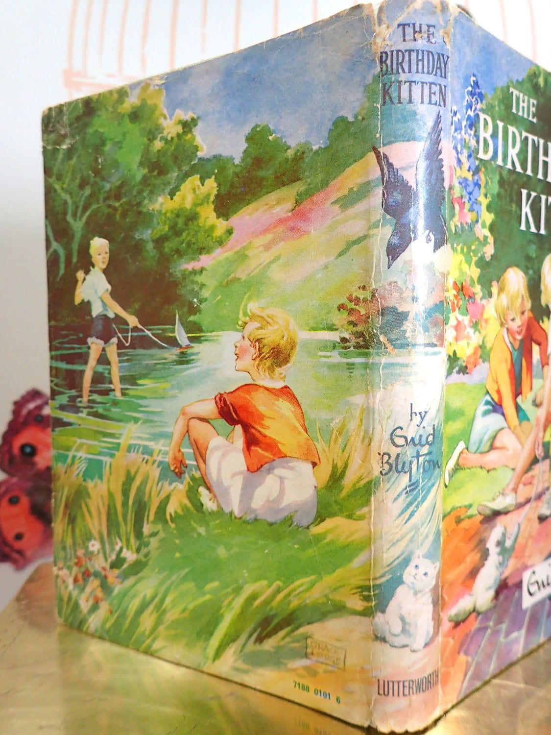 Wraparound Dust Jacket Design of Vintage Enid Blyton Book The Birthday Kitten
