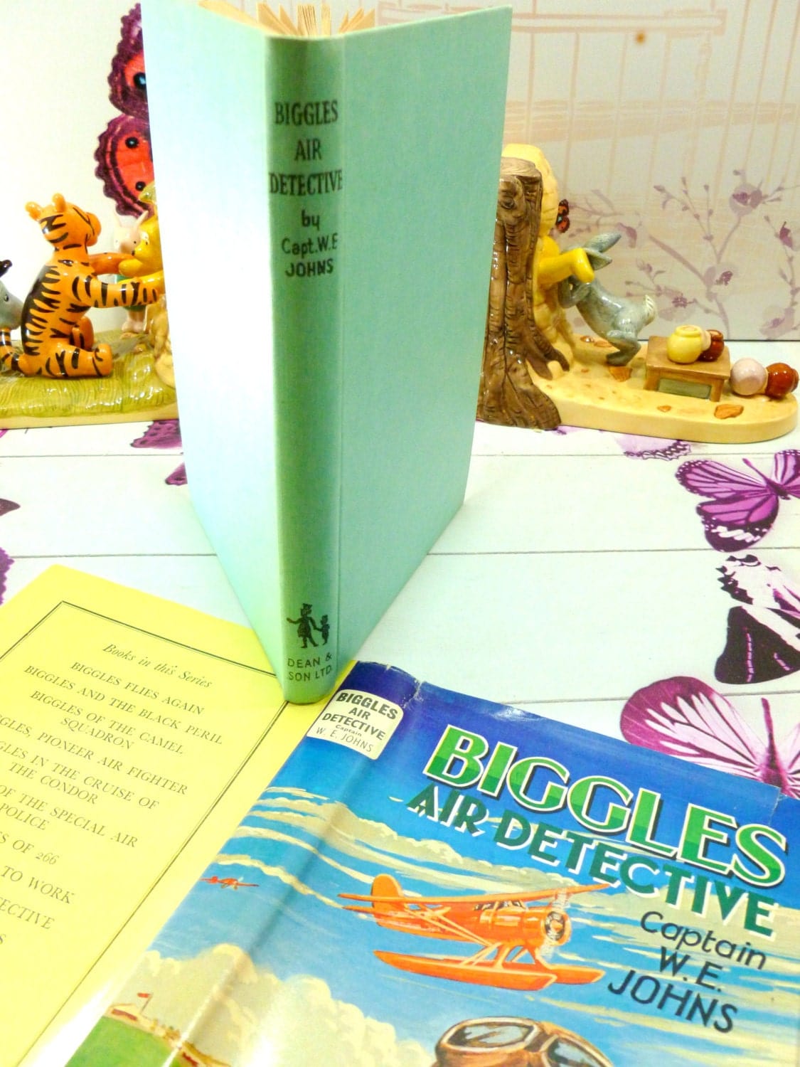 Biggles Air Detective Captain W.E. Johns Wartime Stories 1950s Vintage Hardback bound in pale blue cloth with black titles to the spine.
