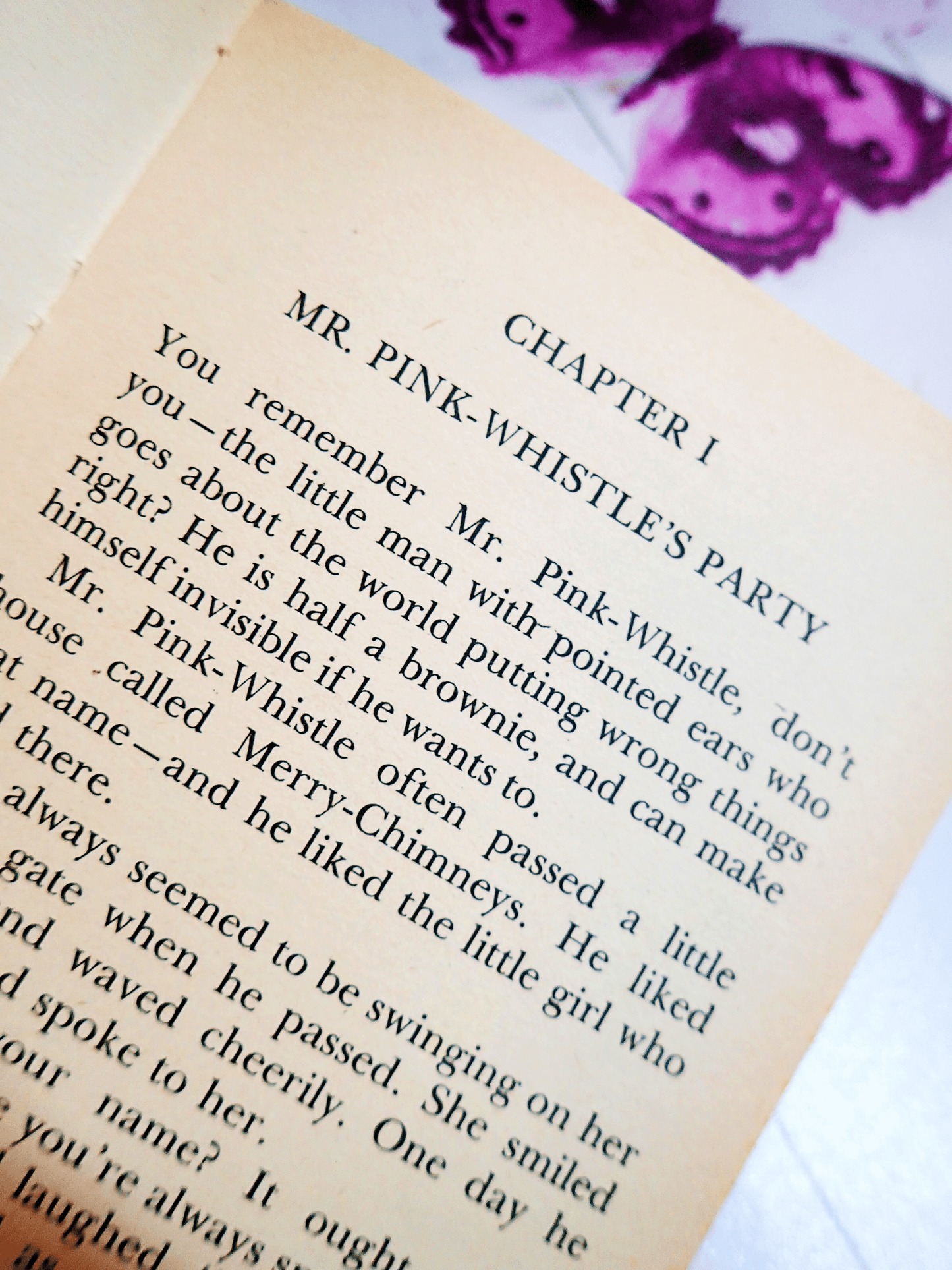 Page showing Chapter 1 of Mr Pinkwhistles Party by Enid Blyton Vintage Children's book 1970's Hardback Bedtime Stories