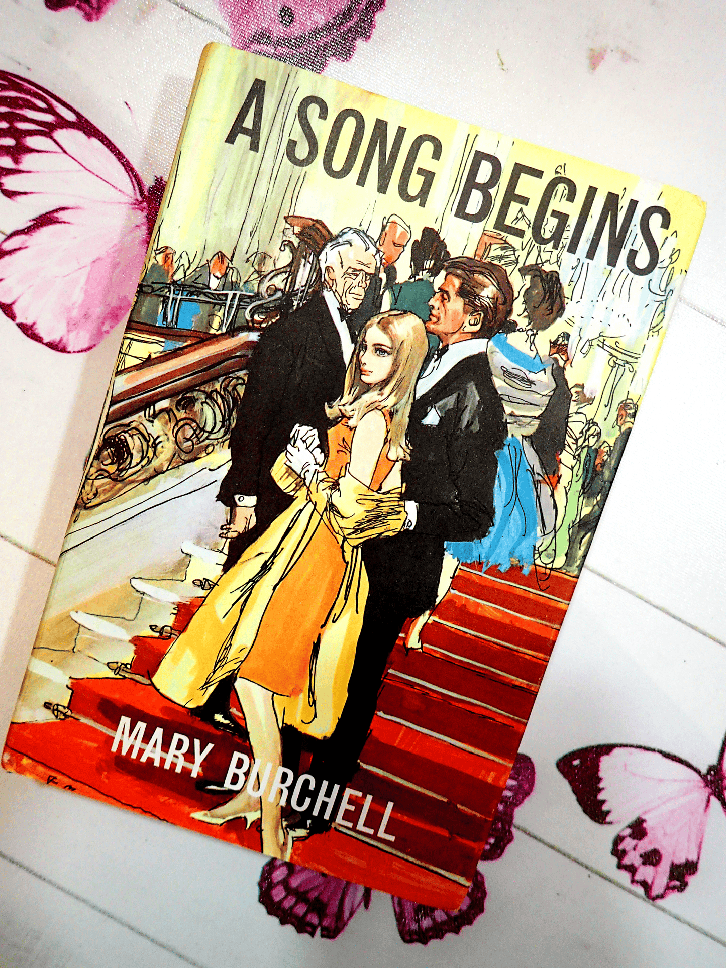 Song Begins Mary Burchell Romance Book Club Hardback