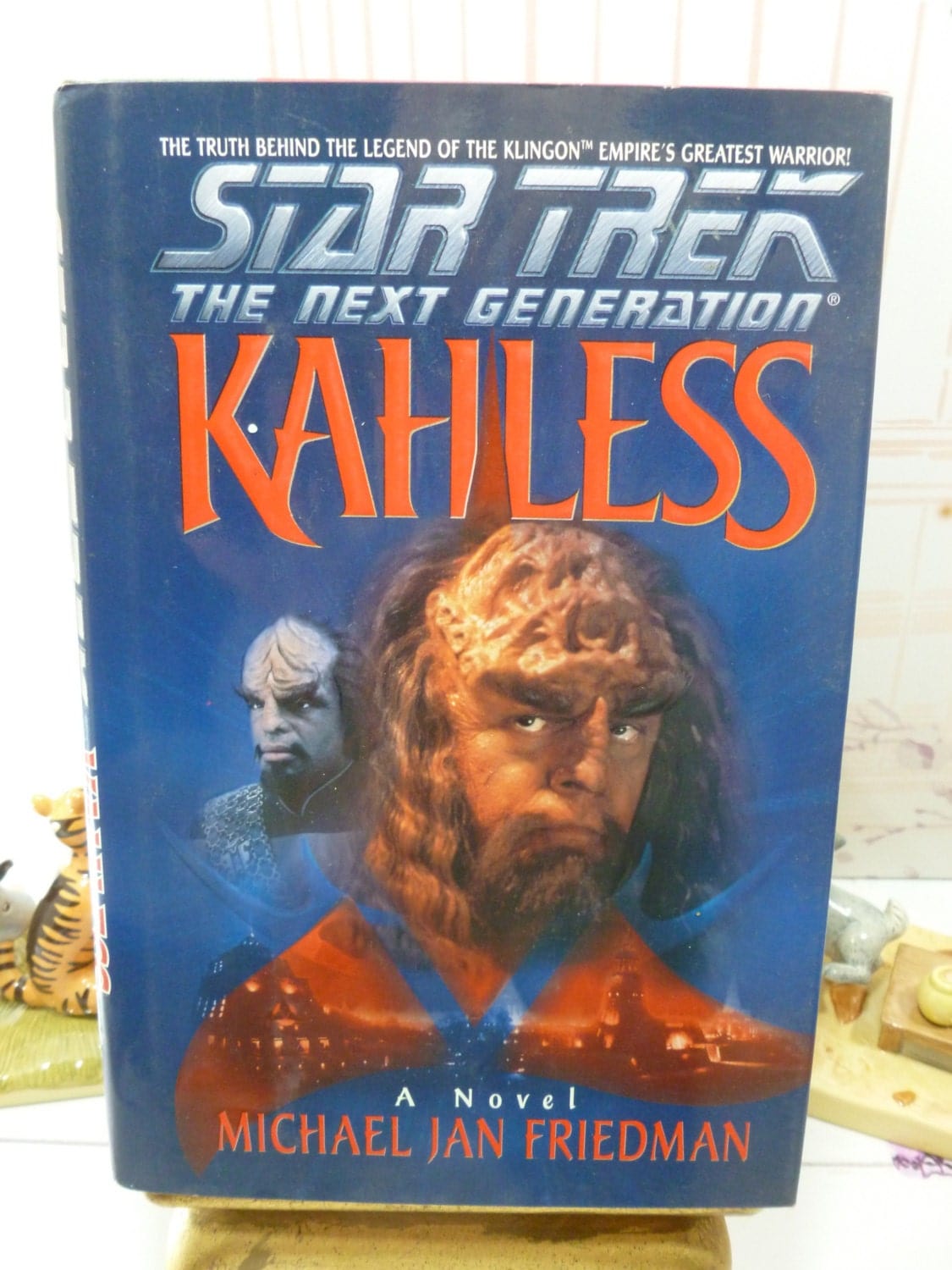 Front cover of Star Trek Kahless First Edition 1st Print Star Trek Novel Next Generation Hardback 1996 showing characters Kahless and Worf.