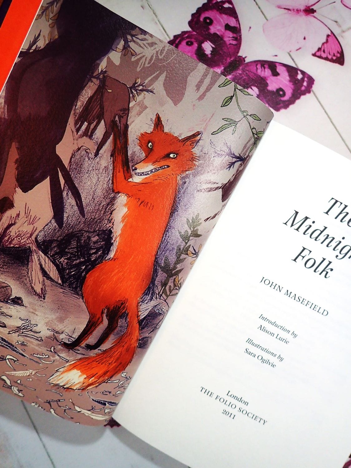 Illustration of a fox in The Midnight Folk John Masefield Folio First Edition Book with illustrated cover and slipcase.