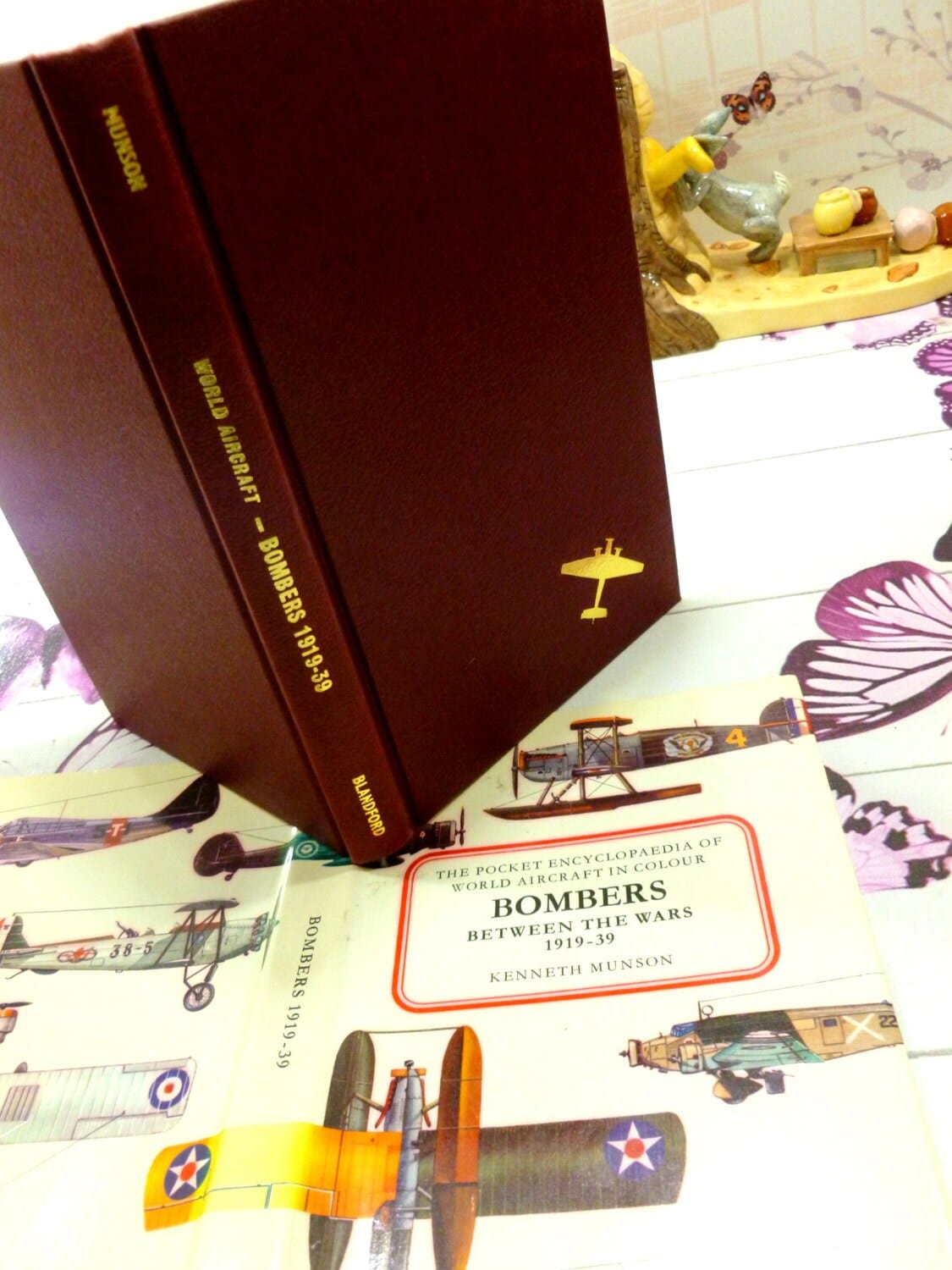 Vintage Book Bombers Between the Wars 1919 - 1939 Kenneth Munson 1st Edition Aircraft Hardback with Dust Wrapper
