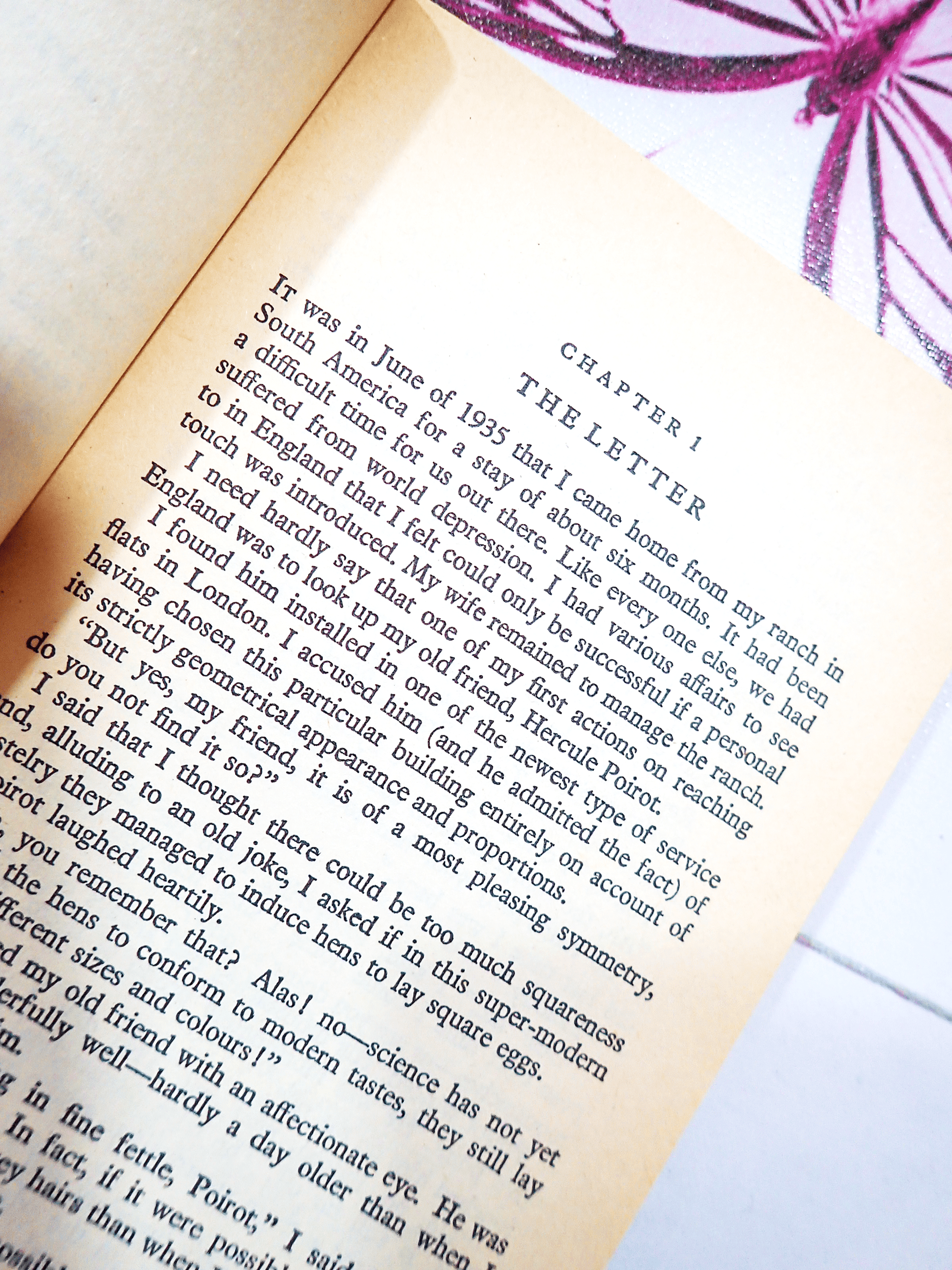 First Page of Agatha Christie The ABC Murders, Vintage Pan Paperback Book. Classic Crime Fiction. Showing text: "Chapter 1. The Letter, It was in June of 1935....."