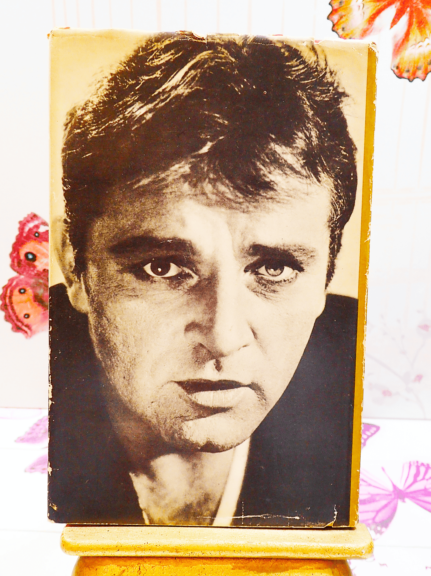 Rear cover of A Christmas Story by Richard Burton showing a black and white photograph of a young Richard Burton