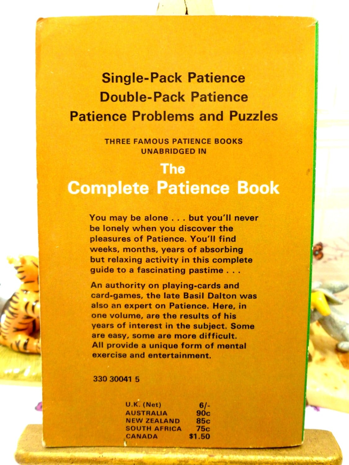 Back cover of The Complete Patience Book Basil Dalton 1960s Pan Paperback Book showing text: Single Pack Patience, Double Pack Patience...