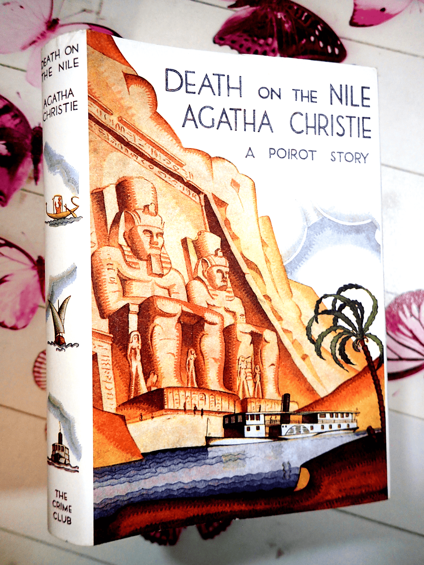 Front cover of Death on the Nile Agatha Christie Crime Club showing Egyptian Tombs