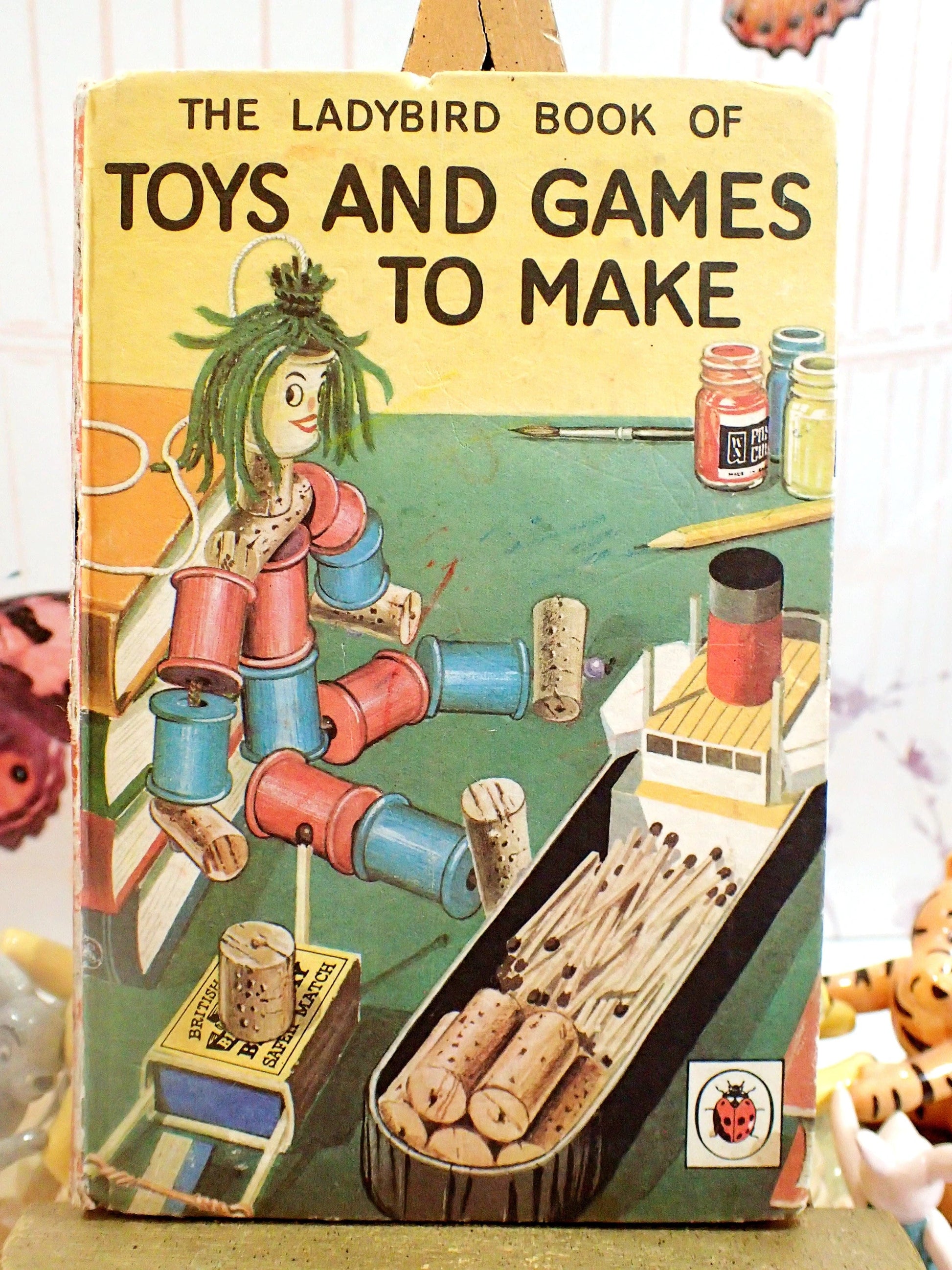 The ladybird book of toys and games to make