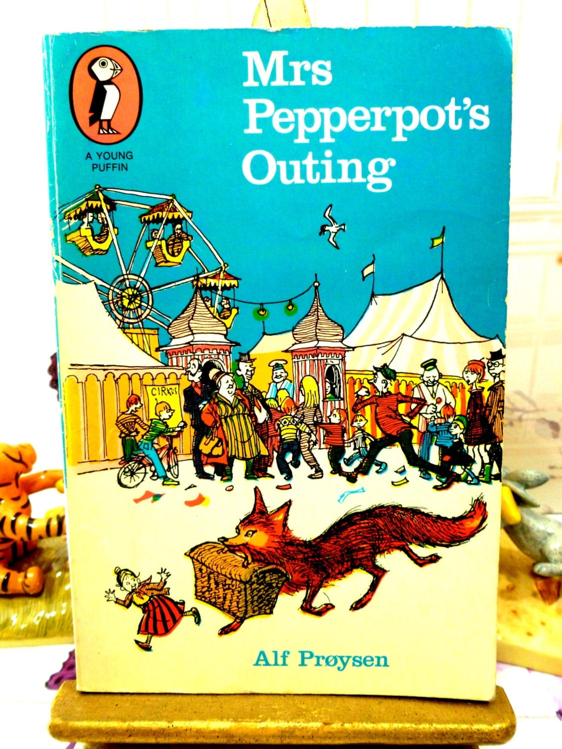 Mrs Pepperpots outing vintage Puffin childrens book