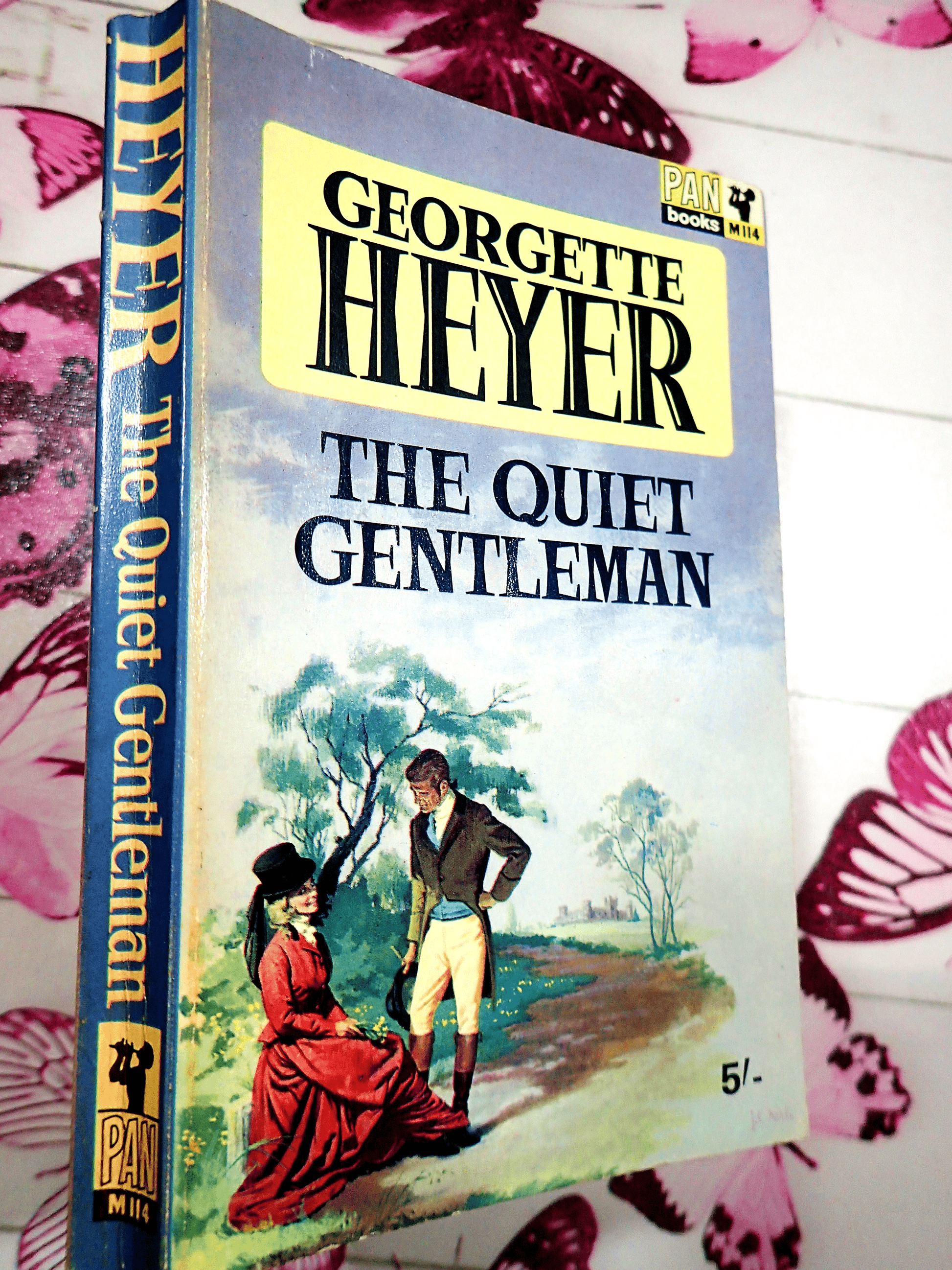 Spine and front cover of The Quiet Gentleman Georgette Heyer