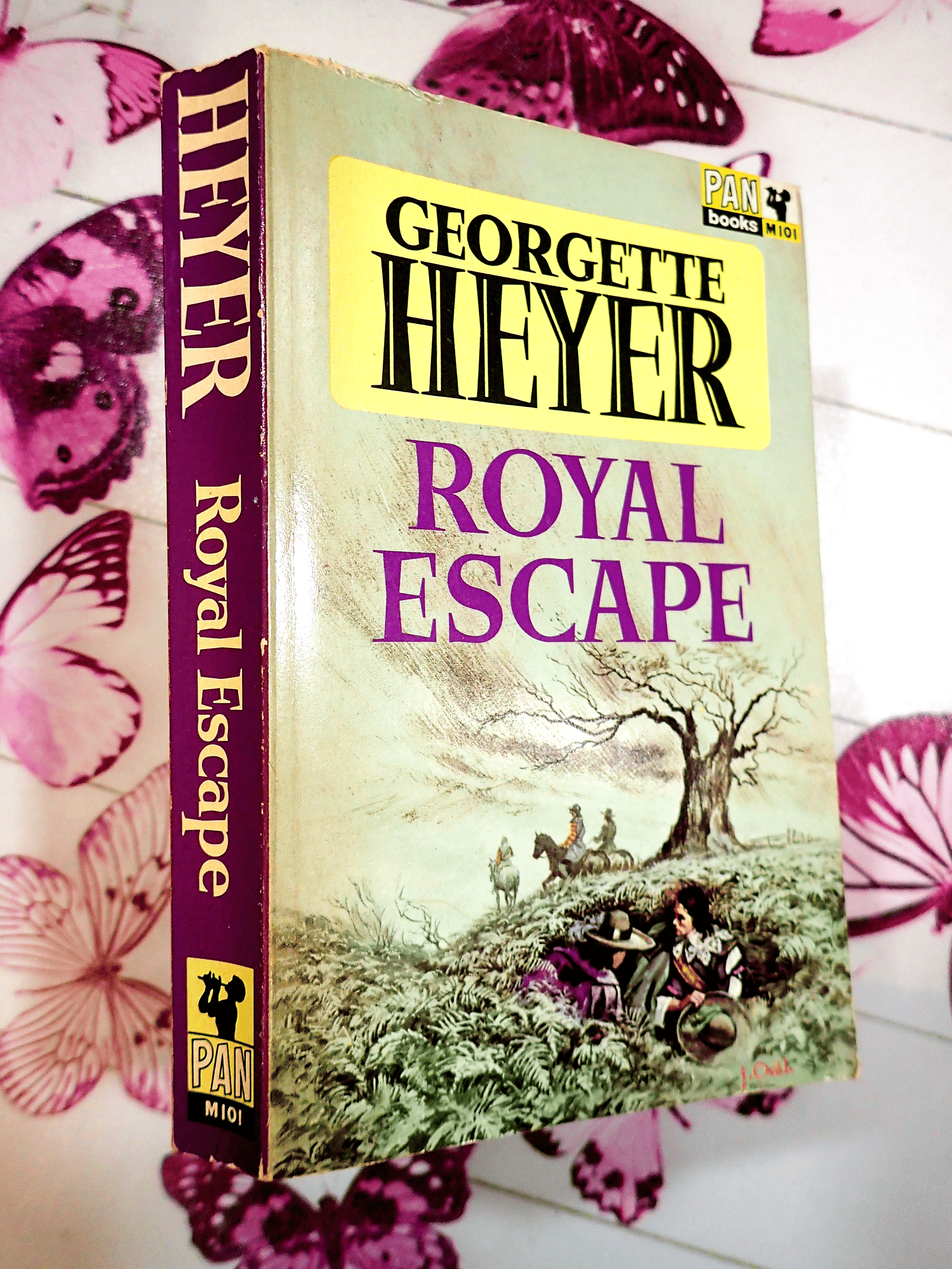 Purple spine with crean titles of Royal Escape Georgette Heyer Vintage Pan 1960's